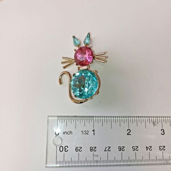 Vintage Rhinestone Kitty Cat Pin Brooch Aqua Pink Goldtone Body - Picture 4 of 5